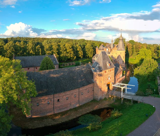 - - Ommetje kasteel Doorwerth