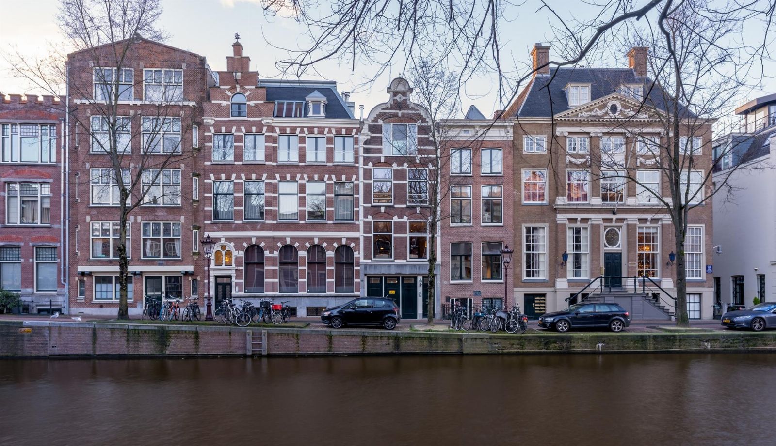 Oudezijds Voorburgwal 320 - Amsterdam