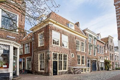 Leiden - Pieterskerkstraat 2